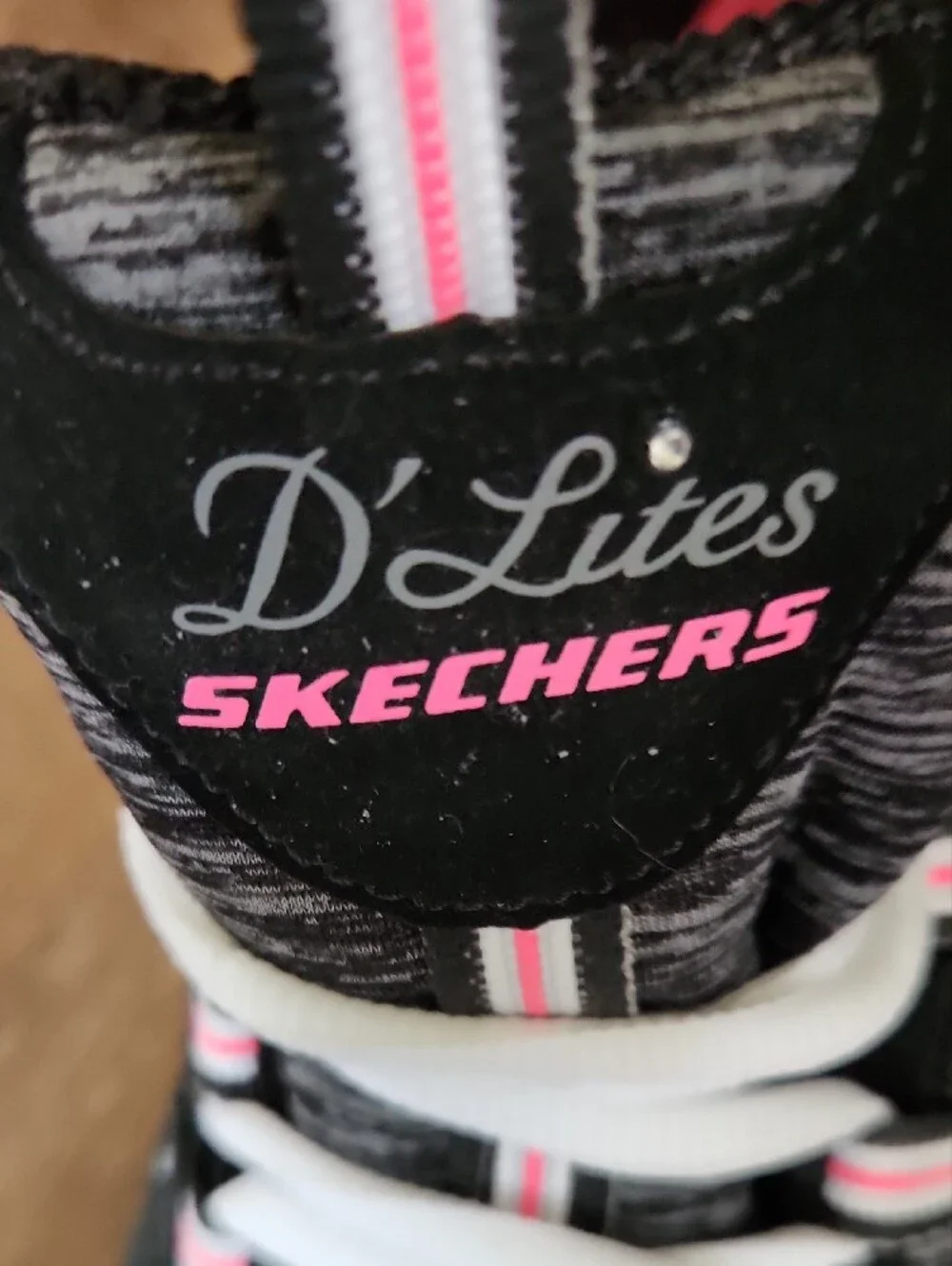 Skechers D'Lites-Me Time Sporty Sneakers Size 9.5 W